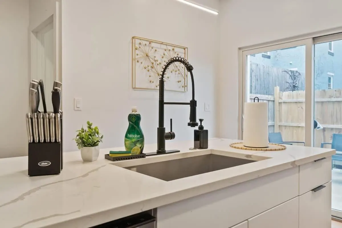 Holiday Special 2 Houses Duplex Rental With 6 Bdrms Pittsburgh 0*,
